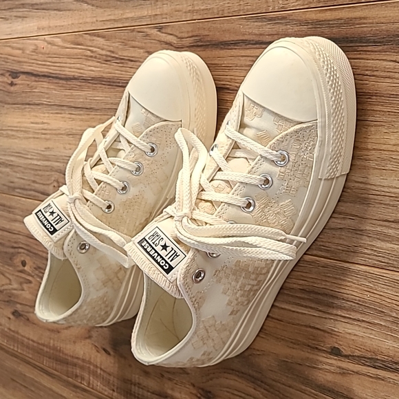 Converse womens 9.5 Chuck Taylor All Star Lift Low ivory patchwork vintage white - Picture 1 of 6